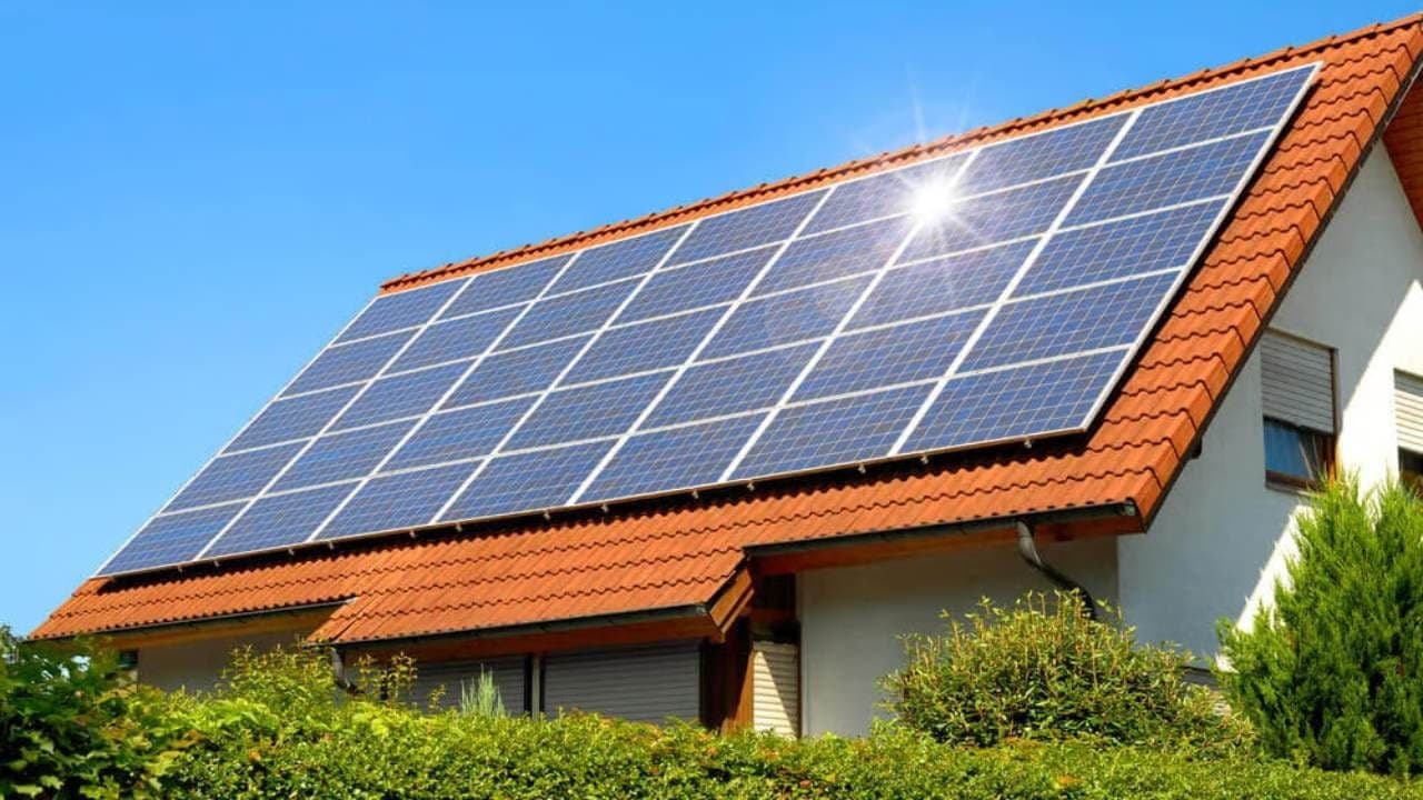 Commercial Solar Nottingham: Powering Local Companies with Renewable Energy