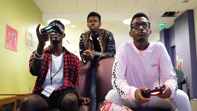 Top 10 Games to Play by Yourself for Fun and Relaxation