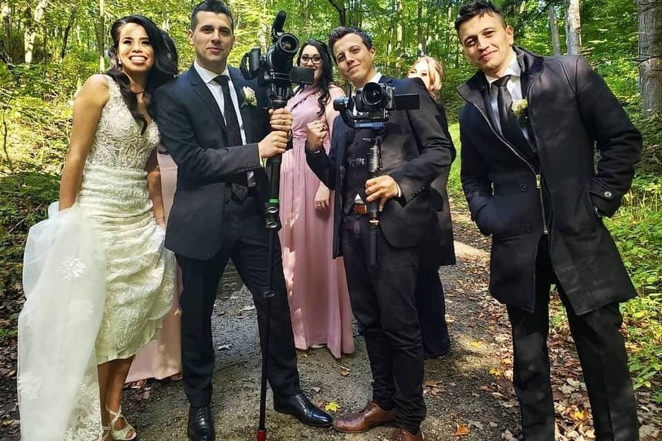 Wedding Photographer Offering Luxury Wedding Photography