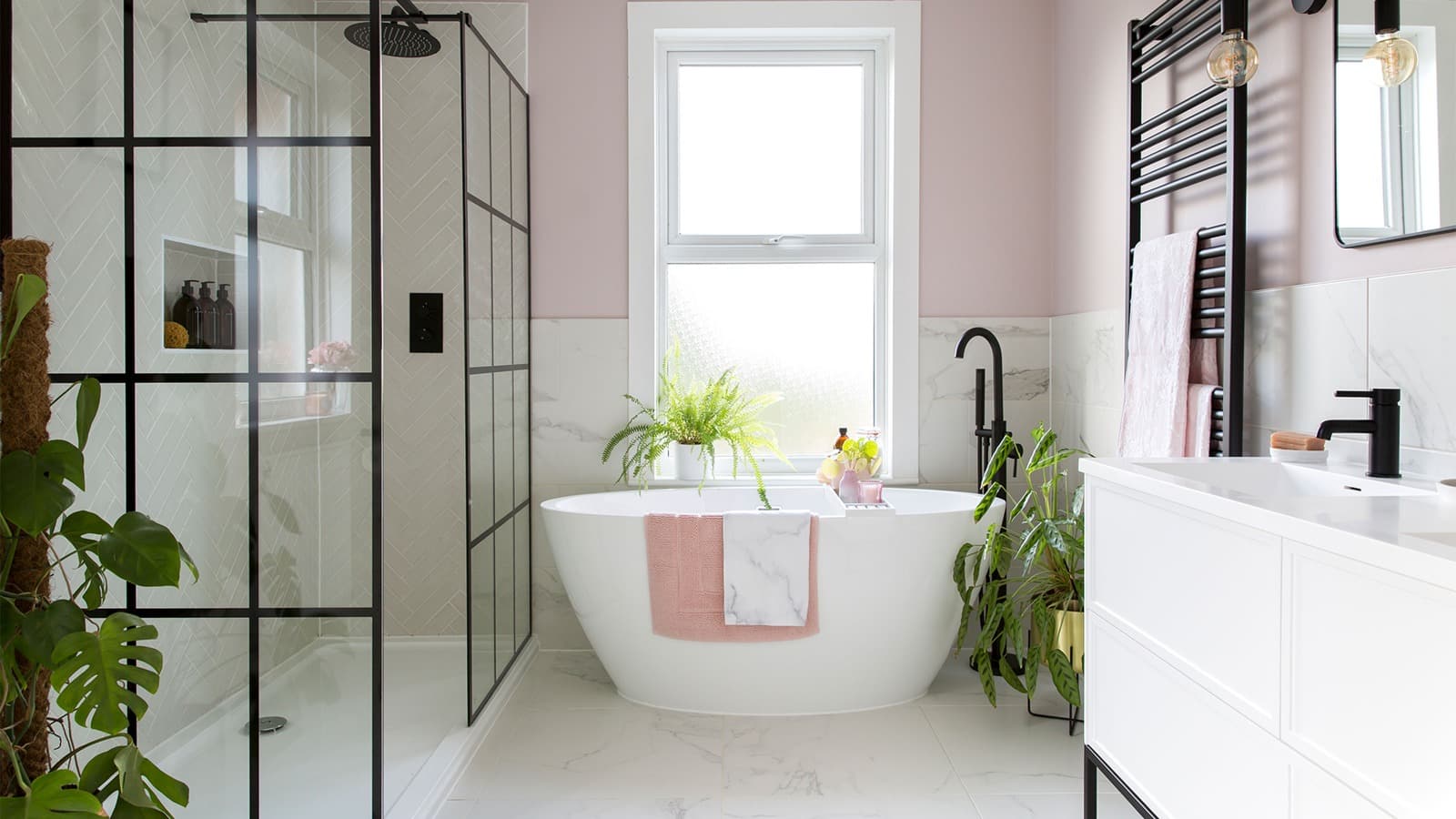 Elegant Showers That Redefine Comfort and Design