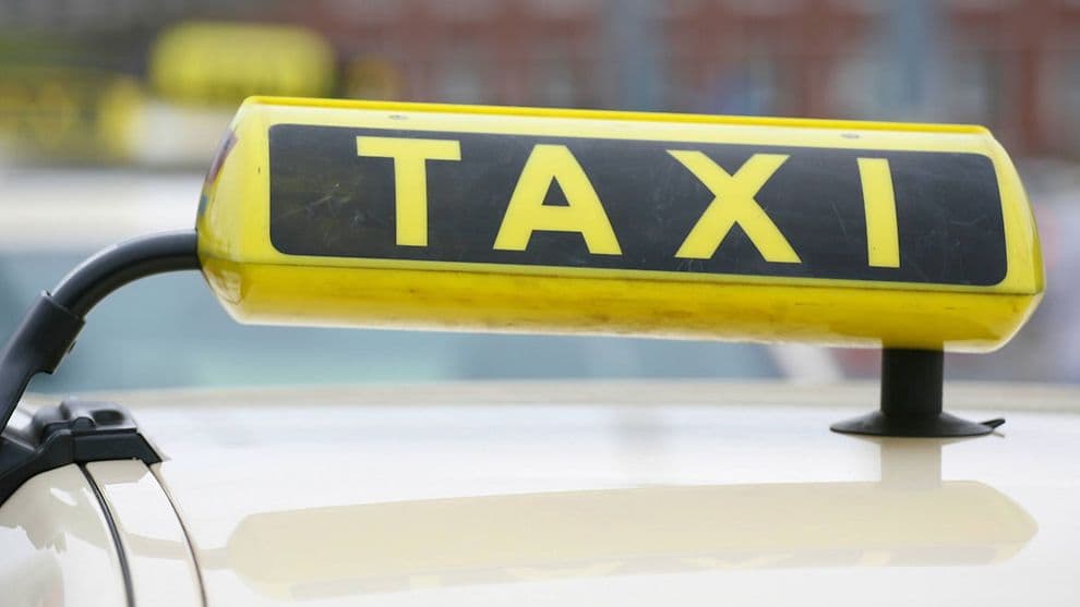 Book a Taxi in Esher Anytime – 24/7 Local Taxi Service