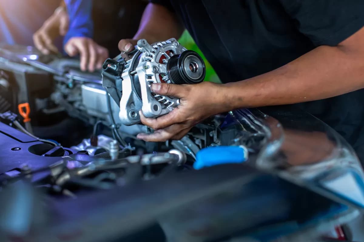 Electronist Auto Brașov cu Experiență în Sisteme Moderne și Codări OEM