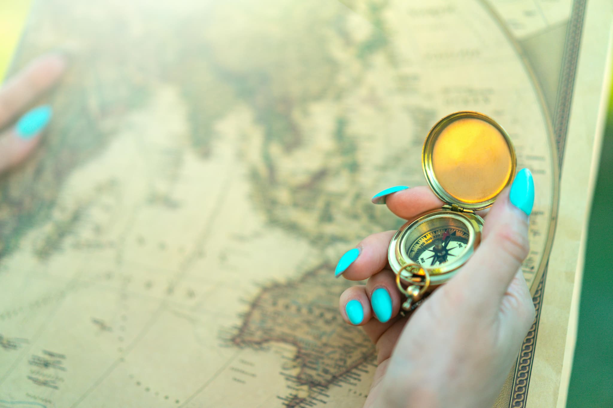 Save Money While Enjoying Premium Round the World Holidays