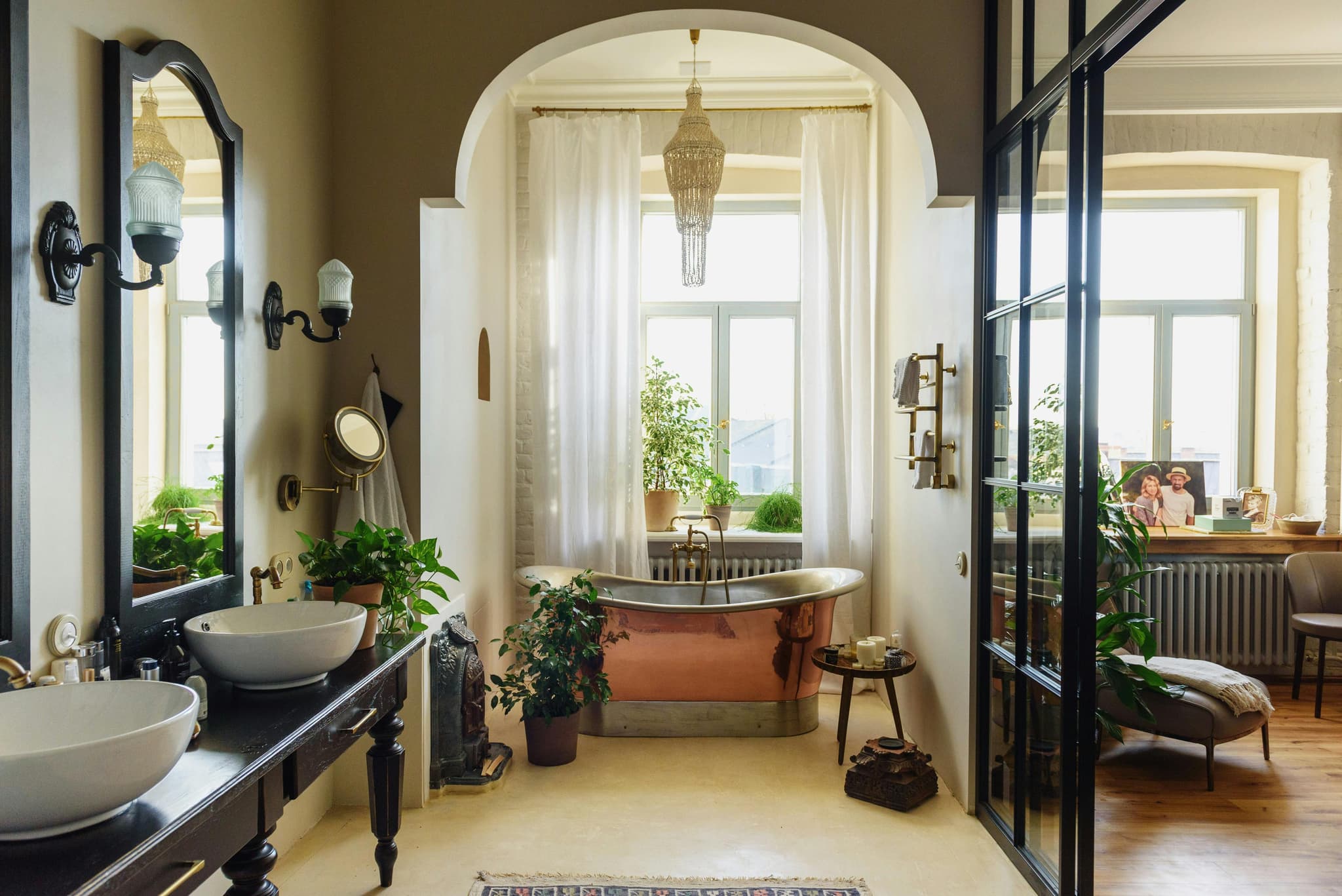 Upgrade Your Space with an Elegant Bathroom Mirror from Elegant Showers
