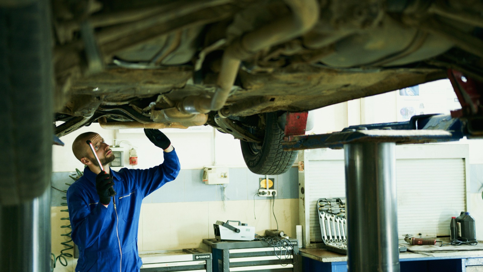 Auto Repair Near Me – Expert Mechanics Serving Your Community