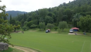 출장마사지 서비스를 제공하는 전문 관리사와 아늑한 마사지 공간의 세팅.