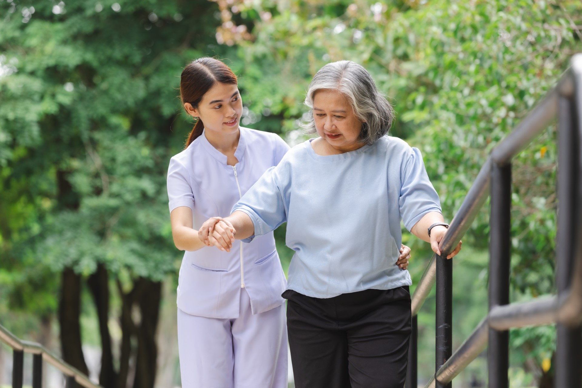 Why hiring an elderly care maid improves family peace and well-being