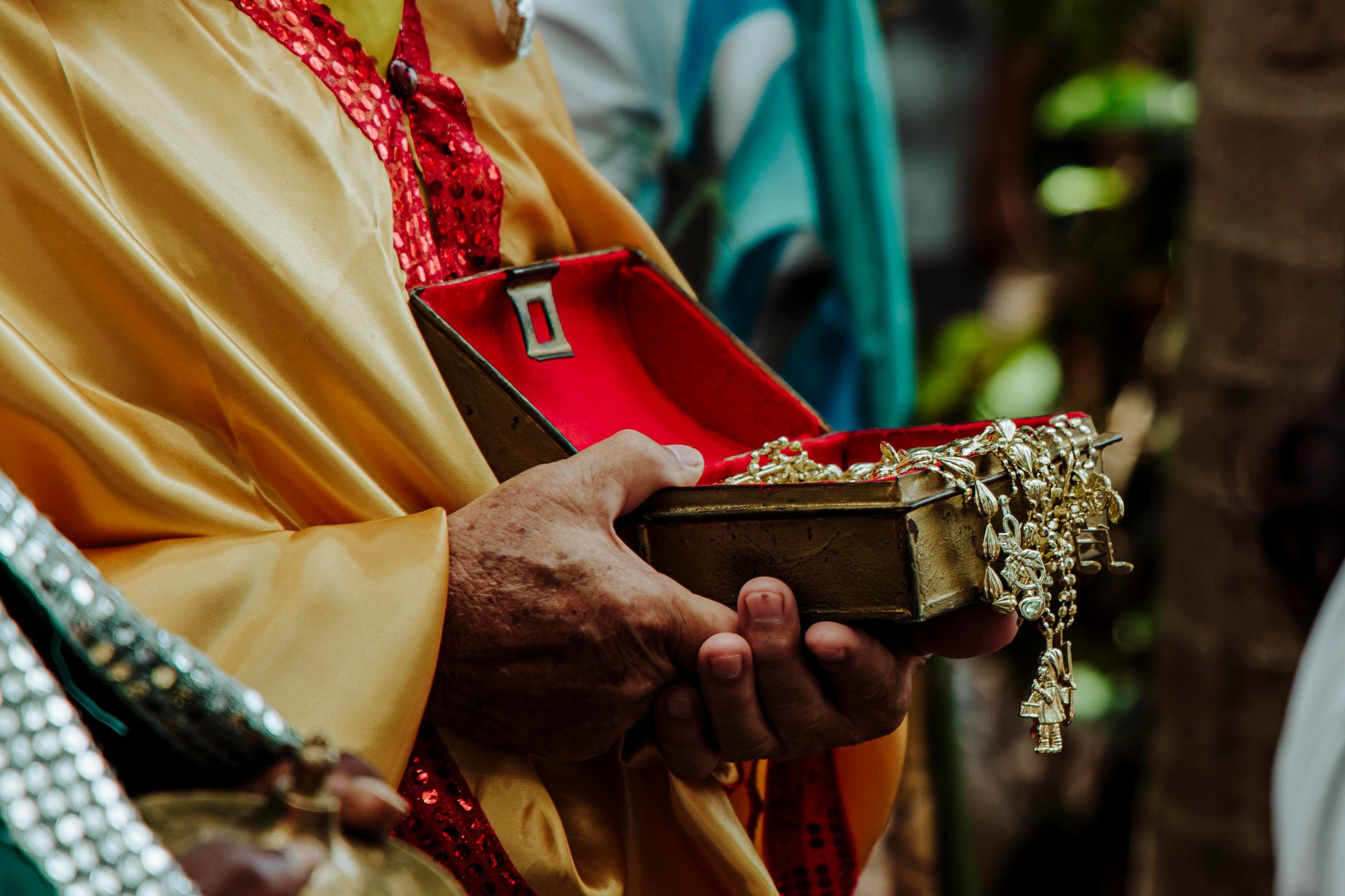 How Custom Jewelry Packaging Enhances Customer Experience