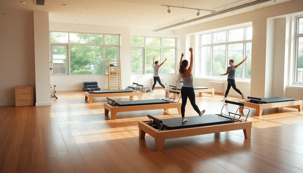 台東区のモダンなスタジオで行われる魅力的なピラティスセッション。ウェルネスとコミュニティを重視。